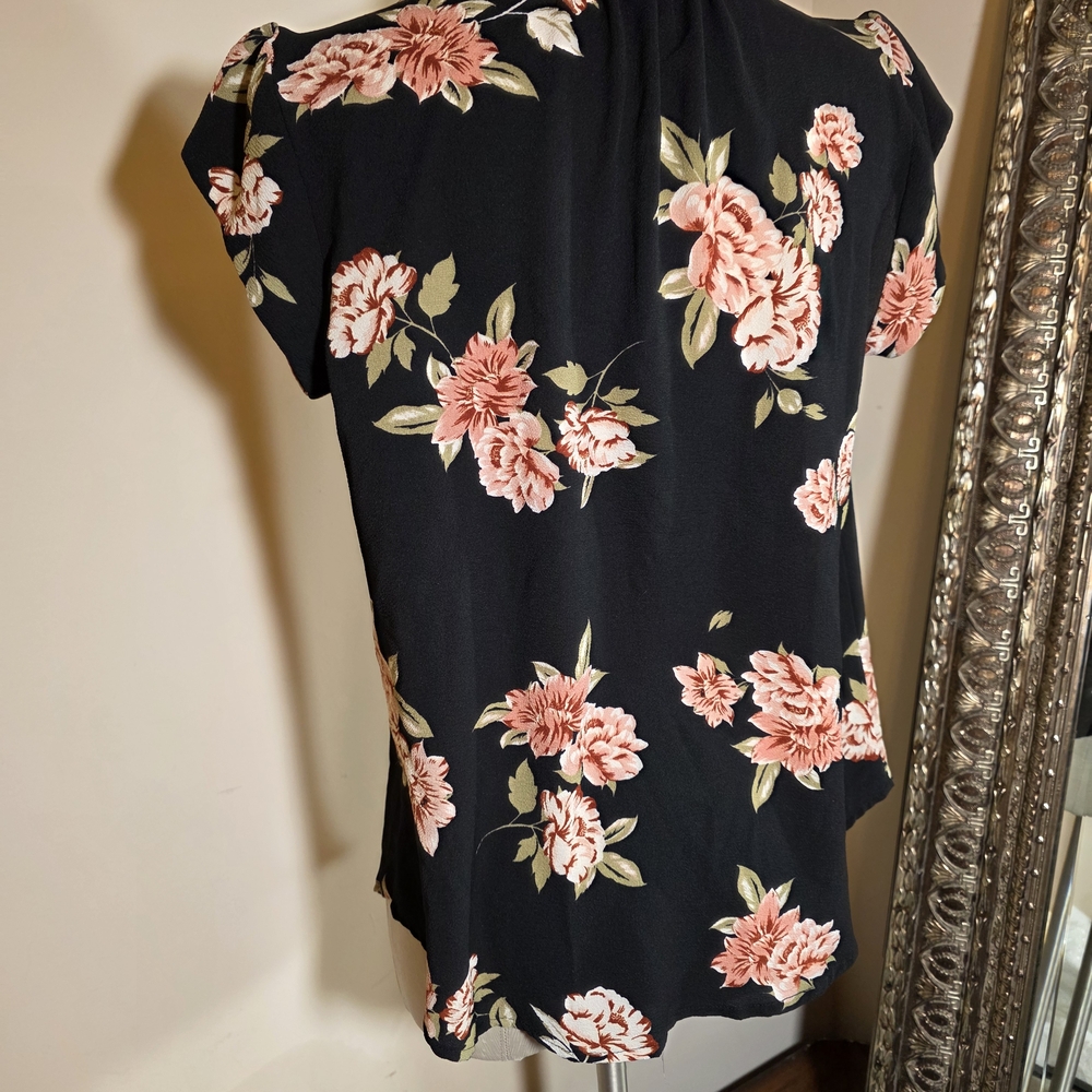 41 Hawthorn Black Cap Sleeve Blouse w/ Pink Floral Pattern. Sz Small - Picture 2 of 5